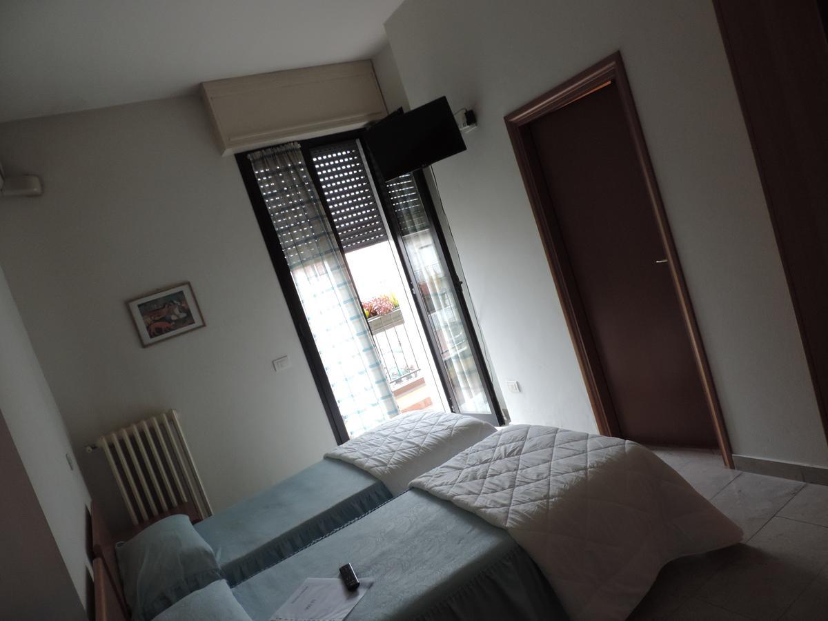 Hotel Cinzia Savignano sul Panaro Bagian luar foto