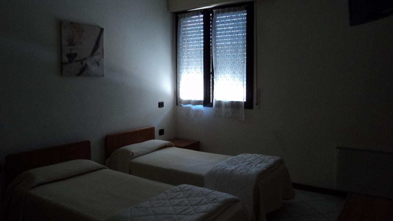 Hotel Cinzia Savignano sul Panaro Bagian luar foto