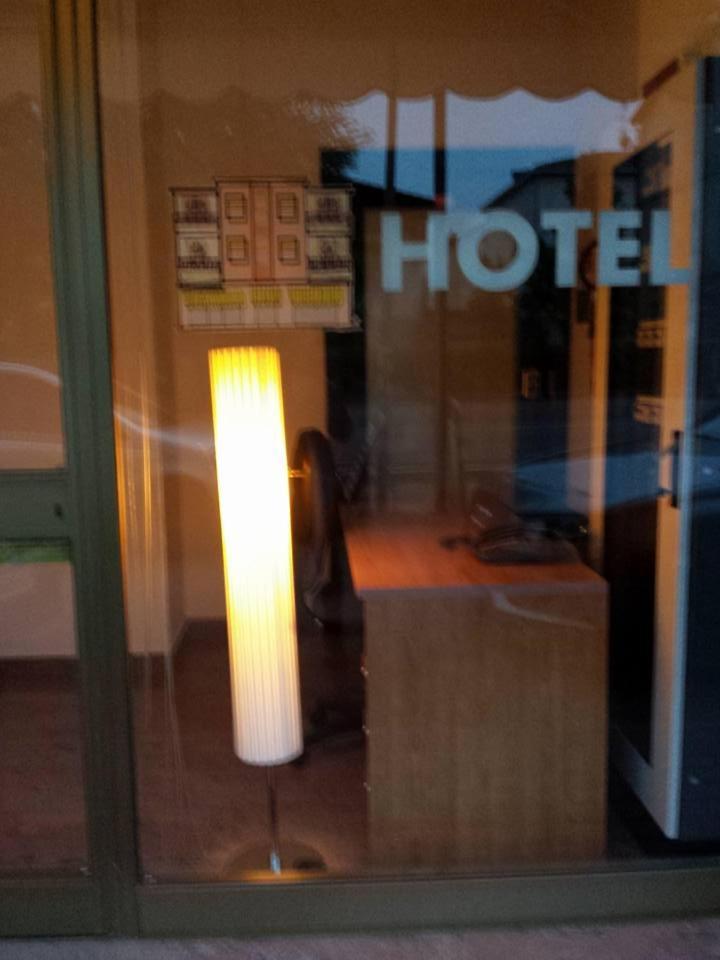 Hotel Cinzia Savignano sul Panaro Bagian luar foto